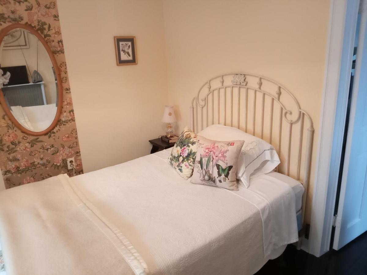 The Guest House At The Regina House Tea Room Moosic Esterno foto