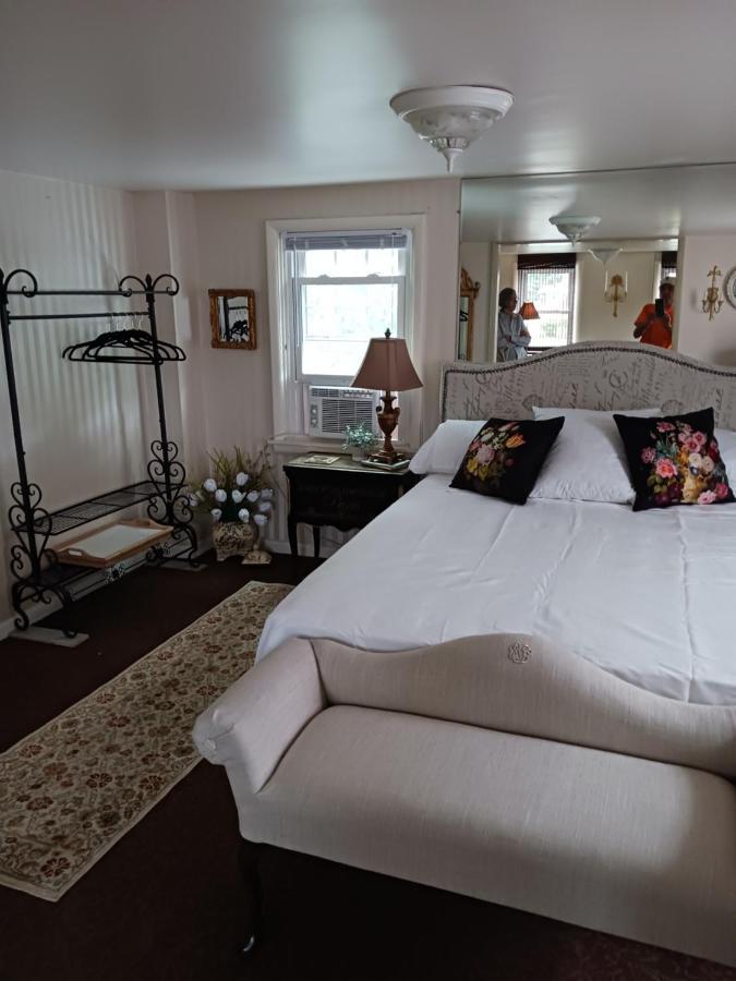 The Guest House At The Regina House Tea Room Moosic Esterno foto