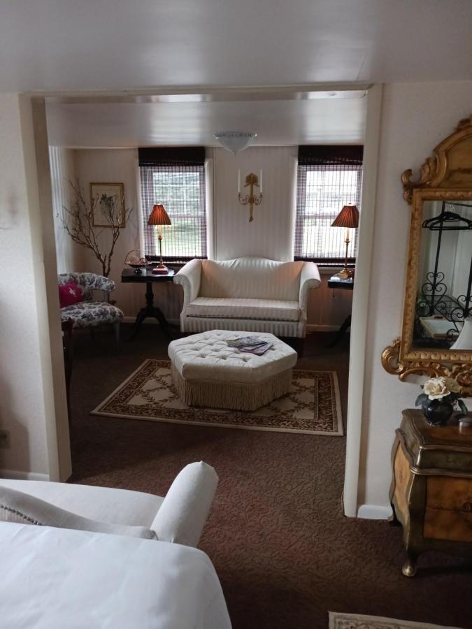 The Guest House At The Regina House Tea Room Moosic Esterno foto